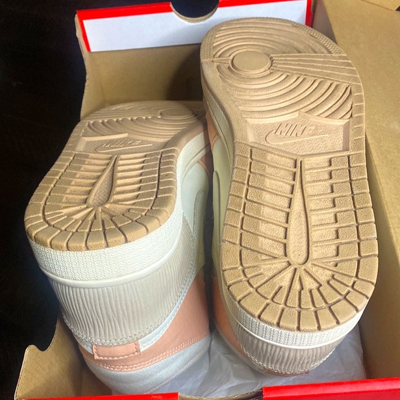 Air Jordan 1 Mid 'Milan' • US M 8 (Equivalent to US W 9.5) - Picture 10 of 11